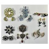 6 costume jewelry brooches and earrings sets