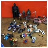 Figurines and small toys cleanup lot