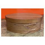 Oval wooden Shaker style box with lid