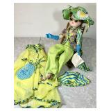 21" Madame Alexander "Daisy Resort" Ensemble