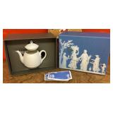 Wedgwood teapot candle