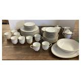 Fin Fashion Manor china set "Corona"