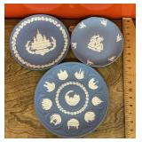 3 Wedgwood jasperware plates