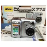 Nikon CoolPix 775 digital camera