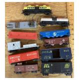 11 HO scale train cars
