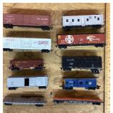 10 HO scale train cars