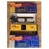 2 HO scale Roundhouse box cars
