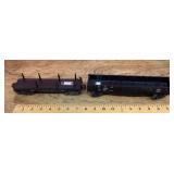 2 Lionel train cars