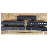5 HO scale passenger cars