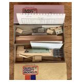 2 HO scale box car model kits