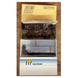 2 HO scale box car kits