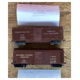 2 HO scale box cars