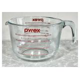 Pyrex glass 8-cup (64 oz.) measuring cup