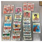 25 1971-72 Topps Basketball cards