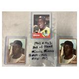 3 Minnie Minoso baseball cards