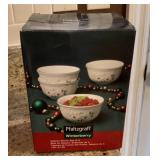 Pfaltzgraff Winterberry dessert bowls