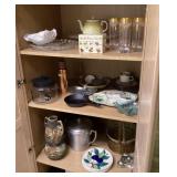 Contents right side of laundry room