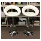 Pair of adjustable barstools