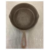 Cast iron skillet