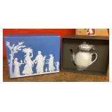 Wedgwood teapot Orange Blossom candle