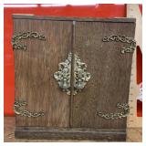 Decorative wall cabinet