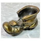Vintage metal boot pipe rest