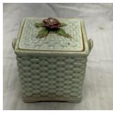 Ceramic basket with lid