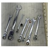 7 Gearwrench ratchet wrenches and socket