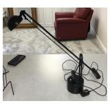 Articulating desk lamp