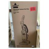 NEW Bissell Clean View Swivel Pet Plus vacuum