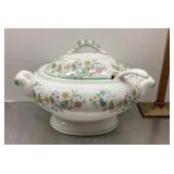 Soup tureen and ladle