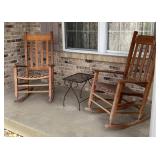 2 rocking chairs plus side table