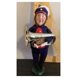 Byers' Choice Ltd. caroler doll