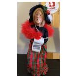 Byers' Choice Ltd. caroler doll