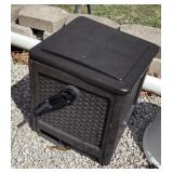 Hose holder with hose