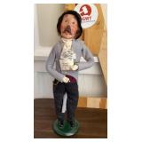 Byers' Choice Ltd. caroler doll