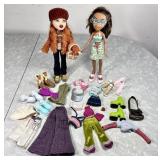2 Bratz dolls with extra accessories