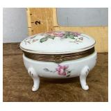 Porcelain trinket box