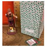 Department 56 Gilbert Hangs the Garland figure