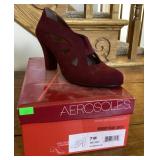 Womenï¿½s Aerosoles chunky heels Size 7