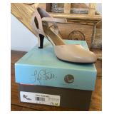 Womenï¿½s Life Stride heels Size 7.5M