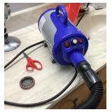 Pet dryer --works