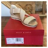 Womenï¿½s Kelly & Katie sandal Size 7.5M