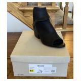 Womenï¿½s Nicole peep toe ankle bootie Size 7M