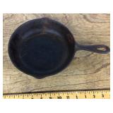 Cast iron skillet