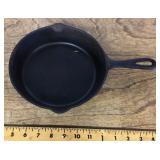 Cast iron skillet