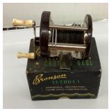 Bronson spin cast reel with box