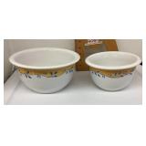 2 Corelle nesting bowls