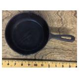 Cast iron skillet