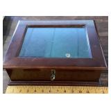 Locking display box with key
